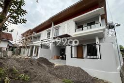 For Sale Rumah 3 Kamar Lokasi Ideal Nyaman dan Strategis di Godean For Sale Rumah 3 Kamar Lokasi Ideal Nyaman dan Strategis di Godean