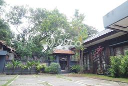 Hunian Mewah LB 1650m2 Siap Huni Desain Elegan di Pondok Labu, Jakarta Selatan Hunian Mewah LB 1650m2 Siap Huni Desain Elegan di Pondok Labu, Jakarta Selatan