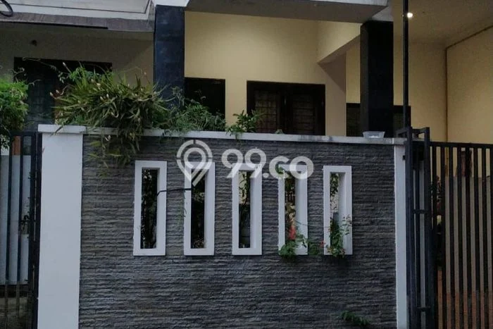 Rumah Strategis Modern Lb 150m2 di Kelapa Gading, Jakarta Utara Rumah Strategis Modern Lb 150m2 di Kelapa Gading, Jakarta Utara