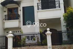 Rumah di Kelapa Gading, Akses ke Fasilitas, 3 KM, Luas 200m² Bangunan 300m² Rumah di Kelapa Gading, Akses ke Fasilitas, 3 KM, Luas 200m² Bangunan 300m²
