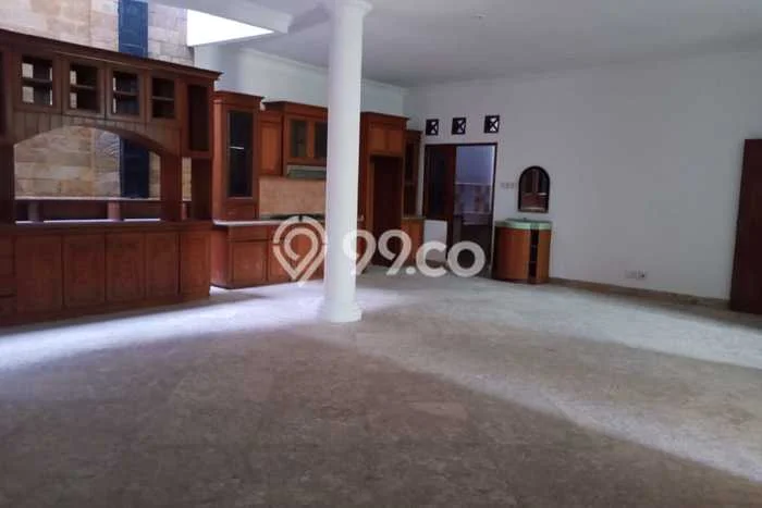 Disewakan! Rumah 7 Kamar Tidur &
6 Kamar Mandi di Pulomas, Jakarta Timur Disewakan! Rumah 7 Kamar Tidur &
6 Kamar Mandi di Pulomas, Jakarta Timur