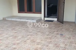 HARGA TERBAIK! Rumah di Kelapa Gading, 3 KT, Lingkungan Asri, Luas 102m² Bangunan 210m² HARGA TERBAIK! Rumah di Kelapa Gading, 3 KT, Lingkungan Asri, Luas 102m² Bangunan 210m²