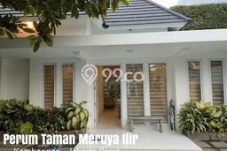 Jual Rumah Mewah Elegan Dengan View Cantik di Taman Meruya, Jakarta Barat Jual Rumah Mewah Elegan Dengan View Cantik di Taman Meruya, Jakarta Barat