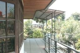 Rumah Elit Modern Siap Huni di Pondok Kelapa Jakarta Timur Rumah Elit Modern Siap Huni di Pondok Kelapa Jakarta Timur