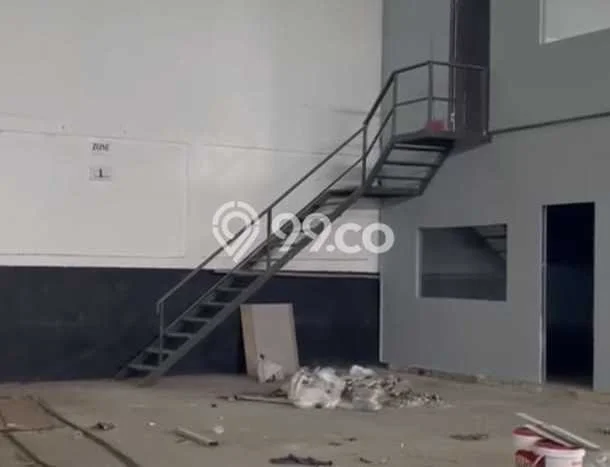 Gudang Disewa di Bekasi dengan LB 2000m2 Area Komersial Ramai Gudang Disewa di Bekasi dengan LB 2000m2 Area Komersial Ramai