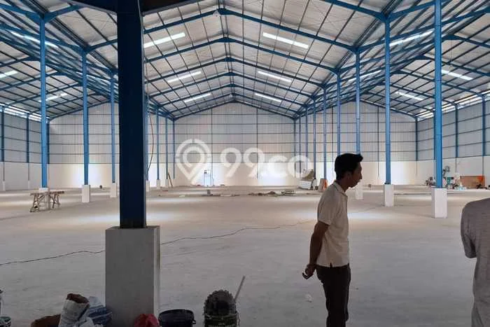 AREA POTENSIAL! Gudang di Cikarang, Luas 4095m², Area Perniagaan AREA POTENSIAL! Gudang di Cikarang, Luas 4095m², Area Perniagaan