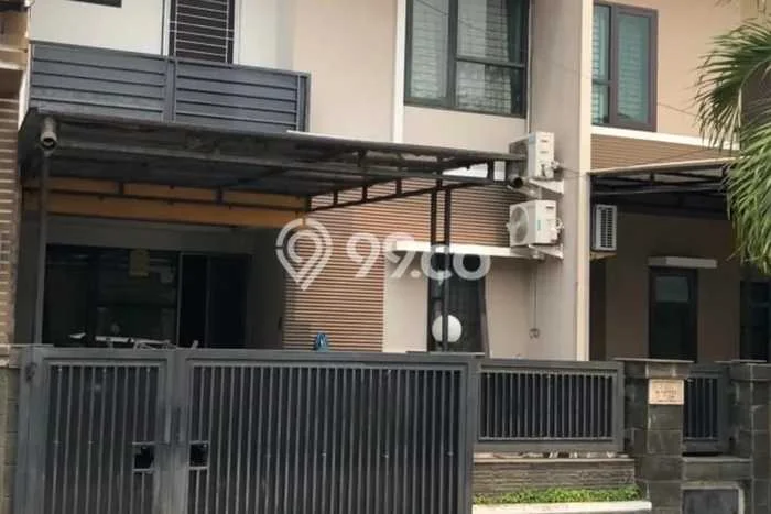 For Sale Rumah 3 Kamar Lokasi Ideal Bagus dan Strategis di Kelapa Gading For Sale Rumah 3 Kamar Lokasi Ideal Bagus dan Strategis di Kelapa Gading