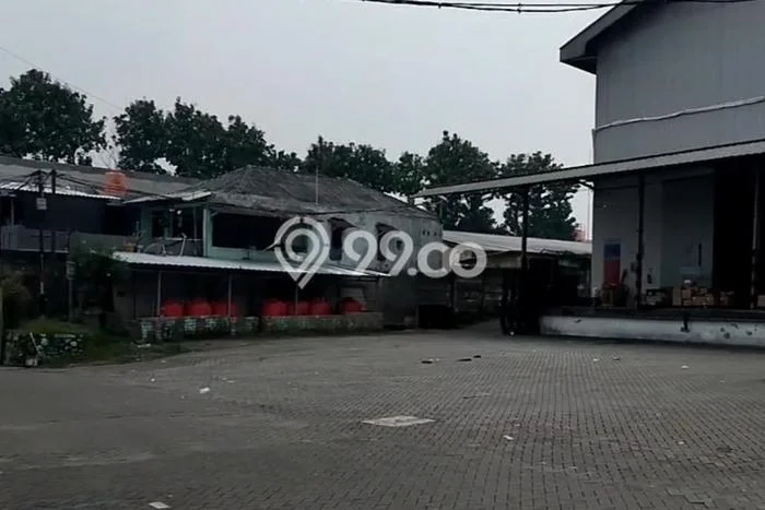Unit Gudang disewakan di Ciracas Jakarta Timur dengan LT 1000m2 / LB 1000m2 Unit Gudang disewakan di Ciracas Jakarta Timur dengan LT 1000m2 / LB 1000m2
