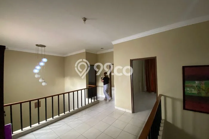 Rumah Elit Modern Tanpa Renovasi di Grand Wisata Bekasi Rumah Elit Modern Tanpa Renovasi di Grand Wisata Bekasi