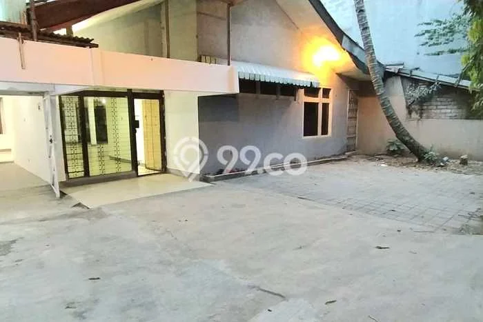 Disewakan Komersial di Kawasan Ramai Holis Cigondewah Luas 300m2 Disewakan Komersial di Kawasan Ramai Holis Cigondewah Luas 300m2