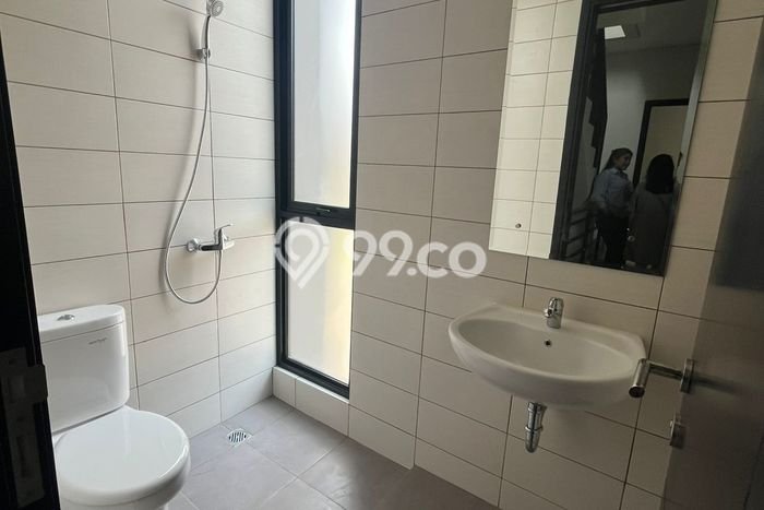 Disewakan Rumah Murah di Summarecon Crown Gading Bekasi dengan 3 Kamar Tidur Disewakan Rumah Murah di Summarecon Crown Gading Bekasi dengan 3 Kamar Tidur