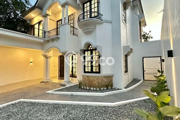 Rumah Strategis Minimalis Lb 180m2 di Cikarang Pusat, Bekasi Rumah Strategis Minimalis Lb 180m2 di Cikarang Pusat, Bekasi