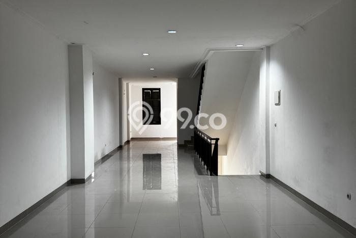 LOKASI TERBAIK! Ruko Kawasan Kosambi, Luas 270m², Akses Strategis LOKASI TERBAIK! Ruko Kawasan Kosambi, Luas 270m², Akses Strategis