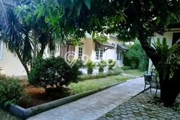 Dijual Rumah Luas Megah Dengan View Cantik di Pondok Bambu, Jakarta Timur Dijual Rumah Luas Megah Dengan View Cantik di Pondok Bambu, Jakarta Timur
