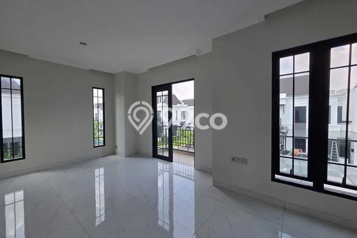 Jarang Ada! Rumah Kontrakan 5 Kamar Bagus Siap Huni Summarecon Crown Gading Jarang Ada! Rumah Kontrakan 5 Kamar Bagus Siap Huni Summarecon Crown Gading