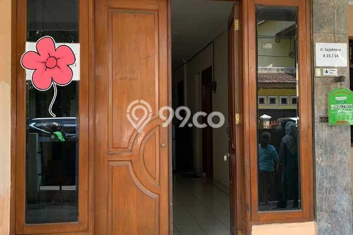 Peluang Investasi! Rumah Kost Dijual di Pondok Aren, Tangerang Selatan, 9 KT, 10 KM, Luas 200m2 Peluang Investasi! Rumah Kost Dijual di Pondok Aren, Tangerang Selatan, 9 KT, 10 KM, Luas 200m2