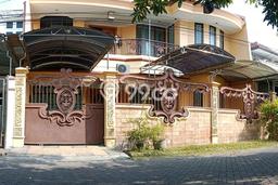 SPECIAL PRICE! Rumah Asri lokasi , LT 233m2m² LB 200m2m² SPECIAL PRICE! Rumah Asri lokasi , LT 233m2m² LB 200m2m²