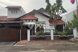 Rumah Mewah Siap Huni LT 300m2 di Rungkut, Surabaya Rumah Mewah Siap Huni LT 300m2 di Rungkut, Surabaya
