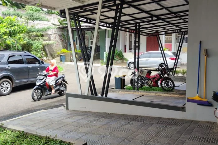 Rumah Minimalis 2 KT di Ciater Tangerang Semi Furnished Rumah Minimalis 2 KT di Ciater Tangerang Semi Furnished