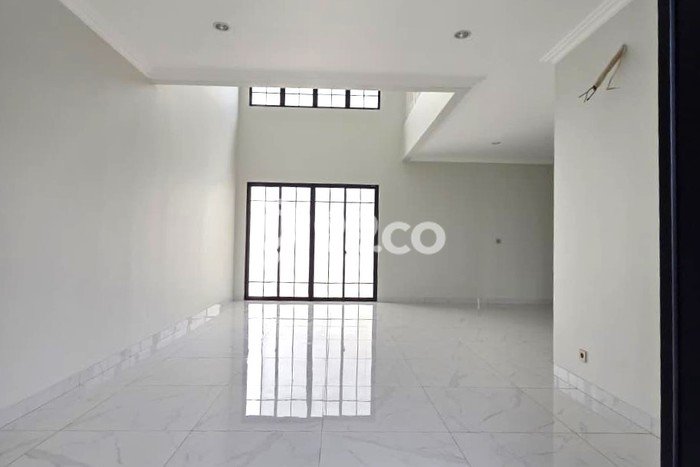 Disewakan! Rumah 3 Kamar Tidur &
3 Kamar Mandi di Summarecon Crown Gading, Bekasi Disewakan! Rumah 3 Kamar Tidur &
3 Kamar Mandi di Summarecon Crown Gading, Bekasi