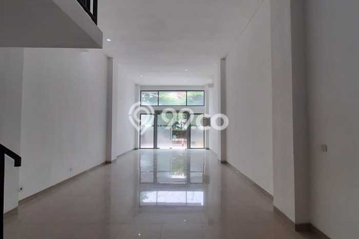 Ruko Dijual di Jakarta Timur LT 136m2 & LB 338m2 Lokasi Terbaik! Ruko Dijual di Jakarta Timur LT 136m2 & LB 338m2 Lokasi Terbaik!