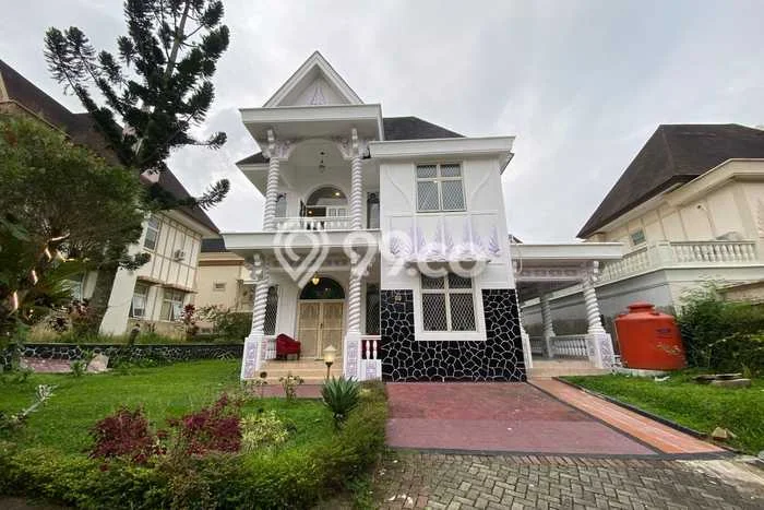 FOR SALE! Vila Kawasan Cipanas, Luas 365m2m², Posisi Premium FOR SALE! Vila Kawasan Cipanas, Luas 365m2m², Posisi Premium