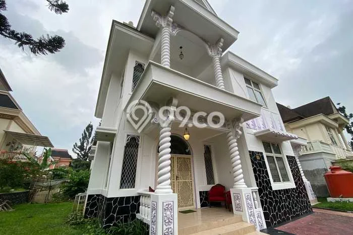FOR SALE! Vila Kawasan Cipanas, Luas 365m2m², Posisi Premium FOR SALE! Vila Kawasan Cipanas, Luas 365m2m², Posisi Premium