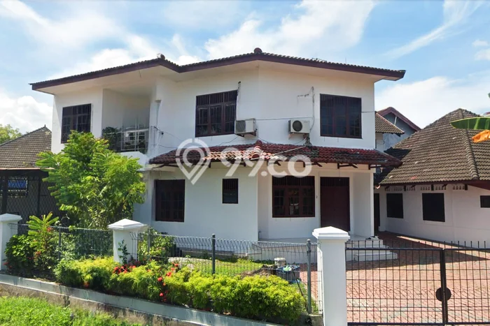 Rumah Modern Minimalis 5 Kamar Siap Huni di Medan Baru Rumah Modern Minimalis 5 Kamar Siap Huni di Medan Baru