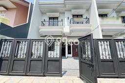Dijual Rumah Premium dengan Fasilitas Sekitar Lengkap di Duren Sawit, Jakarta Timur Dijual Rumah Premium dengan Fasilitas Sekitar Lengkap di Duren Sawit, Jakarta Timur
