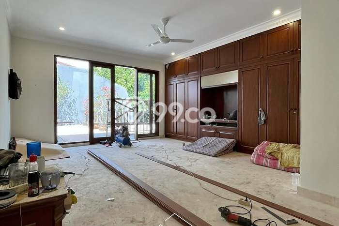 For Sale! Luxury House LT 670m2 Desain Elegan di Pejaten For Sale! Luxury House LT 670m2 Desain Elegan di Pejaten