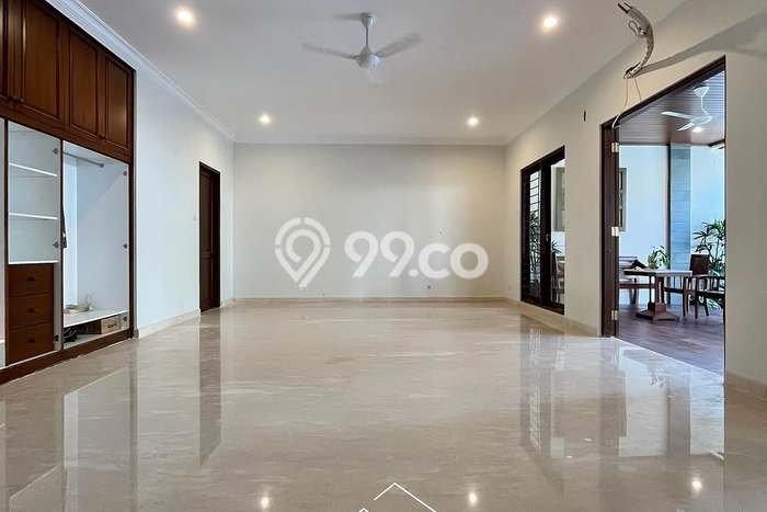 Rumah Luxury Modern Tanpa Renovasi di Pejaten Jakarta Selatan Rumah Luxury Modern Tanpa Renovasi di Pejaten Jakarta Selatan