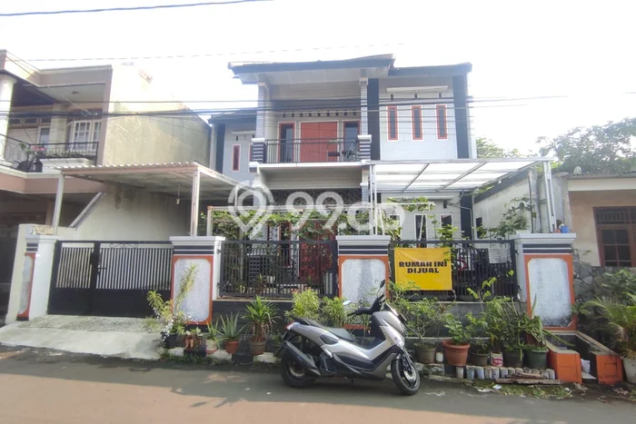 Rumah Modern 6 KT di Bintaro Tangerang Selatan Semi Furnished Rumah Modern 6 KT di Bintaro Tangerang Selatan Semi Furnished