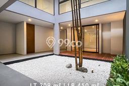 Rumah Elit LB 450m2 Siap Pakai Desain Elegan di Kemang, Jakarta Selatan Rumah Elit LB 450m2 Siap Pakai Desain Elegan di Kemang, Jakarta Selatan