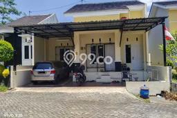 For Sale Rumah 3 Kamar Lokasi Ideal Bagus dan Strategis di Tembalang For Sale Rumah 3 Kamar Lokasi Ideal Bagus dan Strategis di Tembalang