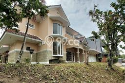 Rumah Elit Modern Tanpa Renovasi di Sleman Yogyakarta Rumah Elit Modern Tanpa Renovasi di Sleman Yogyakarta