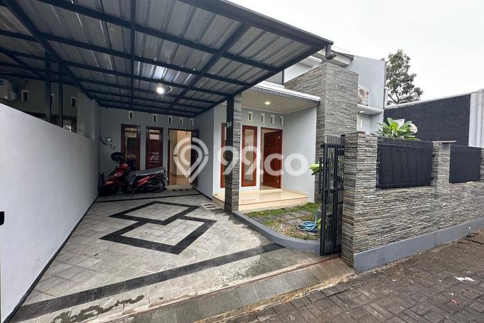 For Sale Rumah 2 Kamar Lokasi Strategis Nyaman dan Strategis di Depok For Sale Rumah 2 Kamar Lokasi Strategis Nyaman dan Strategis di Depok