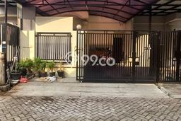 Bisa KPR! Rumah Strategis area Daan Mogot, LT 90m² LB 100m² Bisa KPR! Rumah Strategis area Daan Mogot, LT 90m² LB 100m²