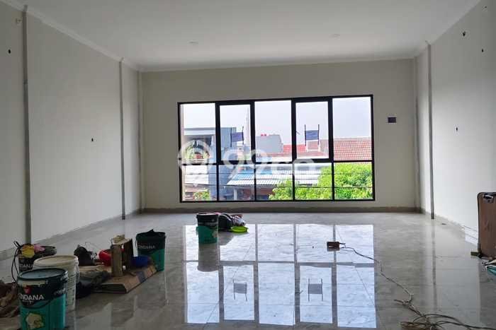 Unit Ruko Dijual di Tangerang LT 72m2 & LB 200m2 Unit Ruko Dijual di Tangerang LT 72m2 & LB 200m2