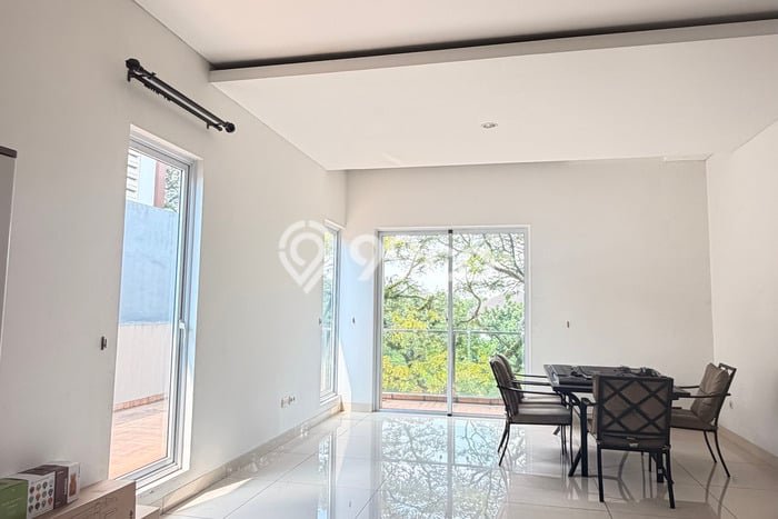 Dijual Rumah Premium dengan Fasilitas Sekitar Komplit di BSD, Tangerang Selatan Dijual Rumah Premium dengan Fasilitas Sekitar Komplit di BSD, Tangerang Selatan