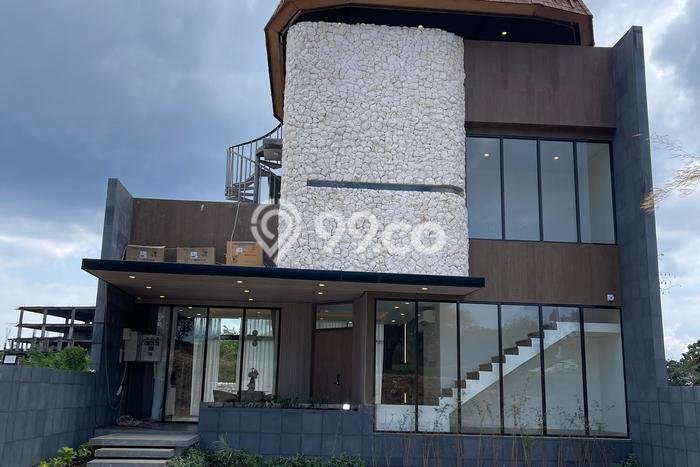 FOR SALE! Vila Kawasan , Area 202m2m², Posisi Premium FOR SALE! Vila Kawasan , Area 202m2m², Posisi Premium