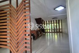 Rumah Luxury Modern Tanpa Renovasi di Puri Indah Jakarta Barat Rumah Luxury Modern Tanpa Renovasi di Puri Indah Jakarta Barat