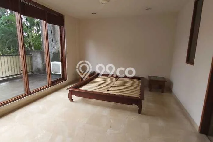 Sewa Rumah Nyaman di Kemang LT 400m2 / LB 420m2 Kondisi Bagus Sewa Rumah Nyaman di Kemang LT 400m2 / LB 420m2 Kondisi Bagus