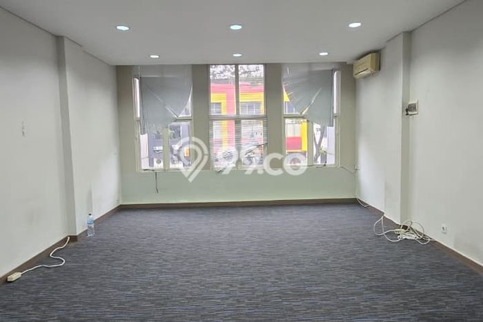 LOKASI PREMIUM! Ruko di , Luas 300m2m², Area Niaga LOKASI PREMIUM! Ruko di , Luas 300m2m², Area Niaga