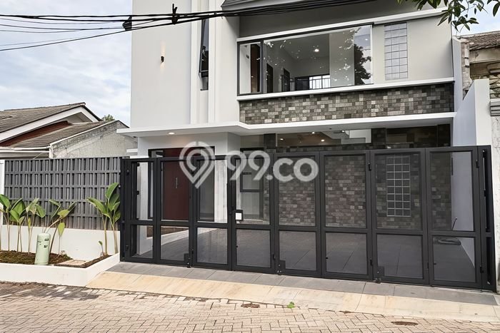Rumah Luxury Modern Tanpa Renovasi di BSD City Tangerang Rumah Luxury Modern Tanpa Renovasi di BSD City Tangerang