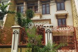 Disewakan! Rumah 3 Kamar Tidur &
2 Kamar Mandi di Pulomas, Jakarta Timur Disewakan! Rumah 3 Kamar Tidur &
2 Kamar Mandi di Pulomas, Jakarta Timur