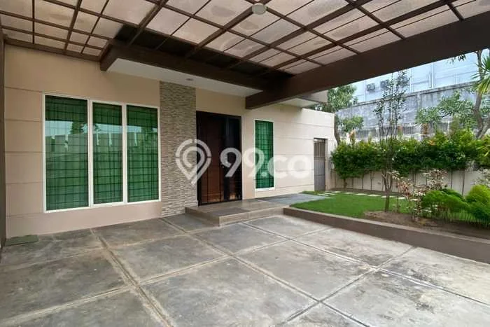 Ready to Use! Premium House LT 200m2 Desain Elegan di Batam Centre Ready to Use! Premium House LT 200m2 Desain Elegan di Batam Centre