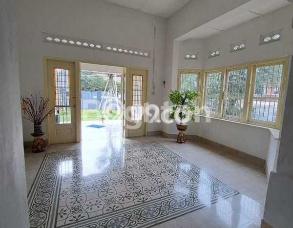 Siap Huni Hunian Elit 10 Kamar di Menteng Dekat ke Mana Saja Siap Huni Hunian Elit 10 Kamar di Menteng Dekat ke Mana Saja