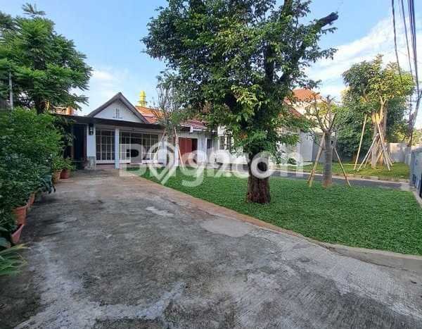 Siap Huni Hunian Elit 10 Kamar di Menteng Dekat ke Mana Saja Siap Huni Hunian Elit 10 Kamar di Menteng Dekat ke Mana Saja
