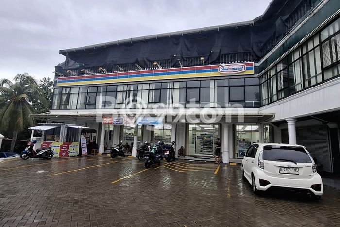 Ruko Disewa di Jakarta Timur dengan LB 400m2 Area Komersial Ramai Ruko Disewa di Jakarta Timur dengan LB 400m2 Area Komersial Ramai