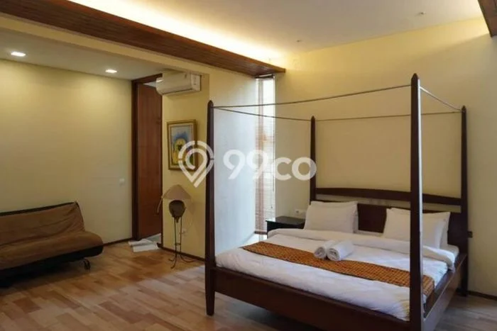 Disewakan! Rumah 5 Kamar Tidur &
5 Kamar Mandi di Setra Duta, Bandung Disewakan! Rumah 5 Kamar Tidur &
5 Kamar Mandi di Setra Duta, Bandung